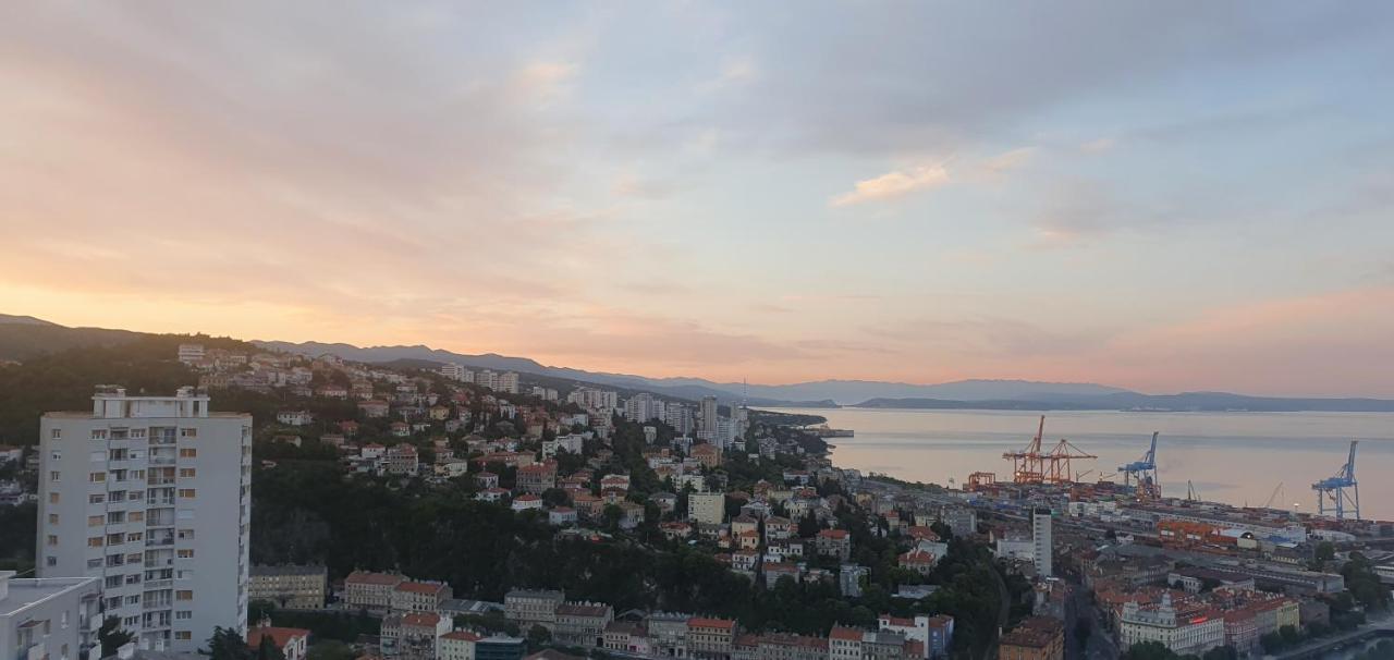 City Lights Penthouse Rijeka Exteriör bild