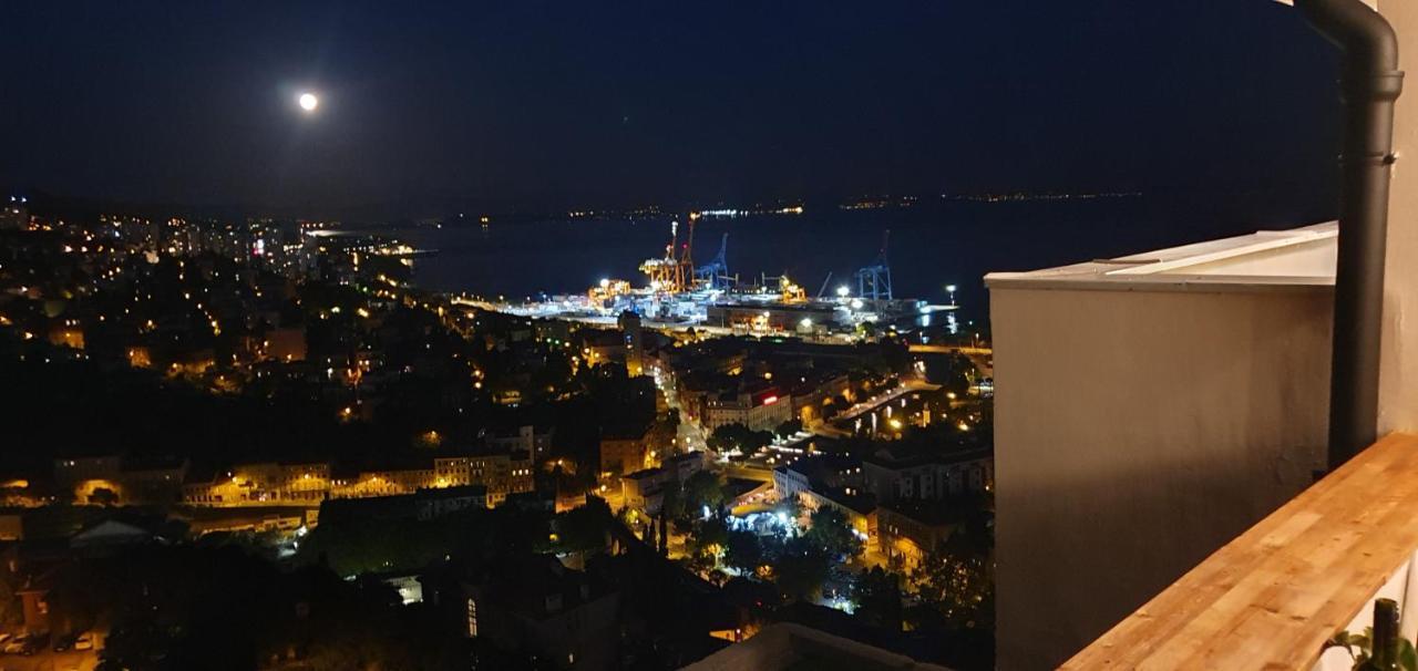 City Lights Penthouse Rijeka Exteriör bild